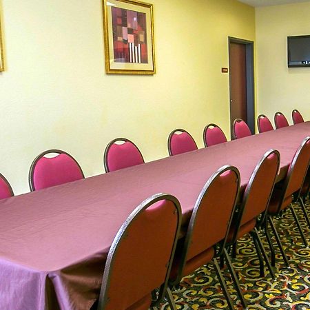 Sleep Inn & Suites Нью Браунфелс Экстерьер фото