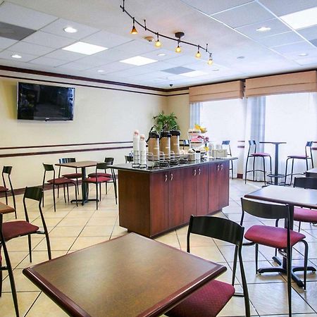 Sleep Inn & Suites Нью Браунфелс Экстерьер фото