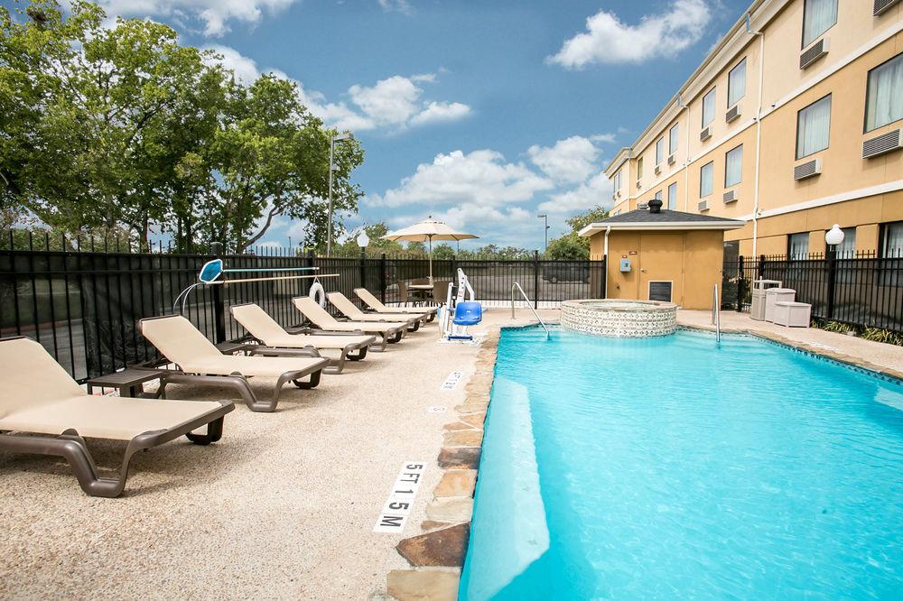 Sleep Inn & Suites Нью Браунфелс Экстерьер фото